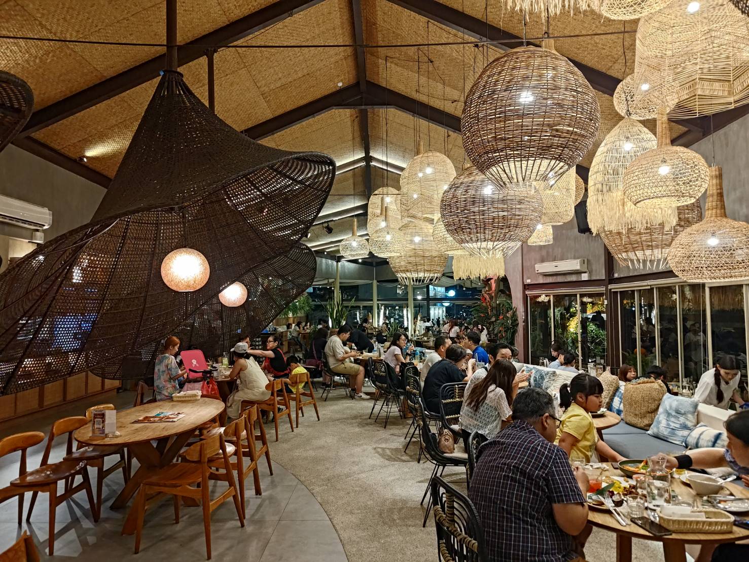 Dining environment