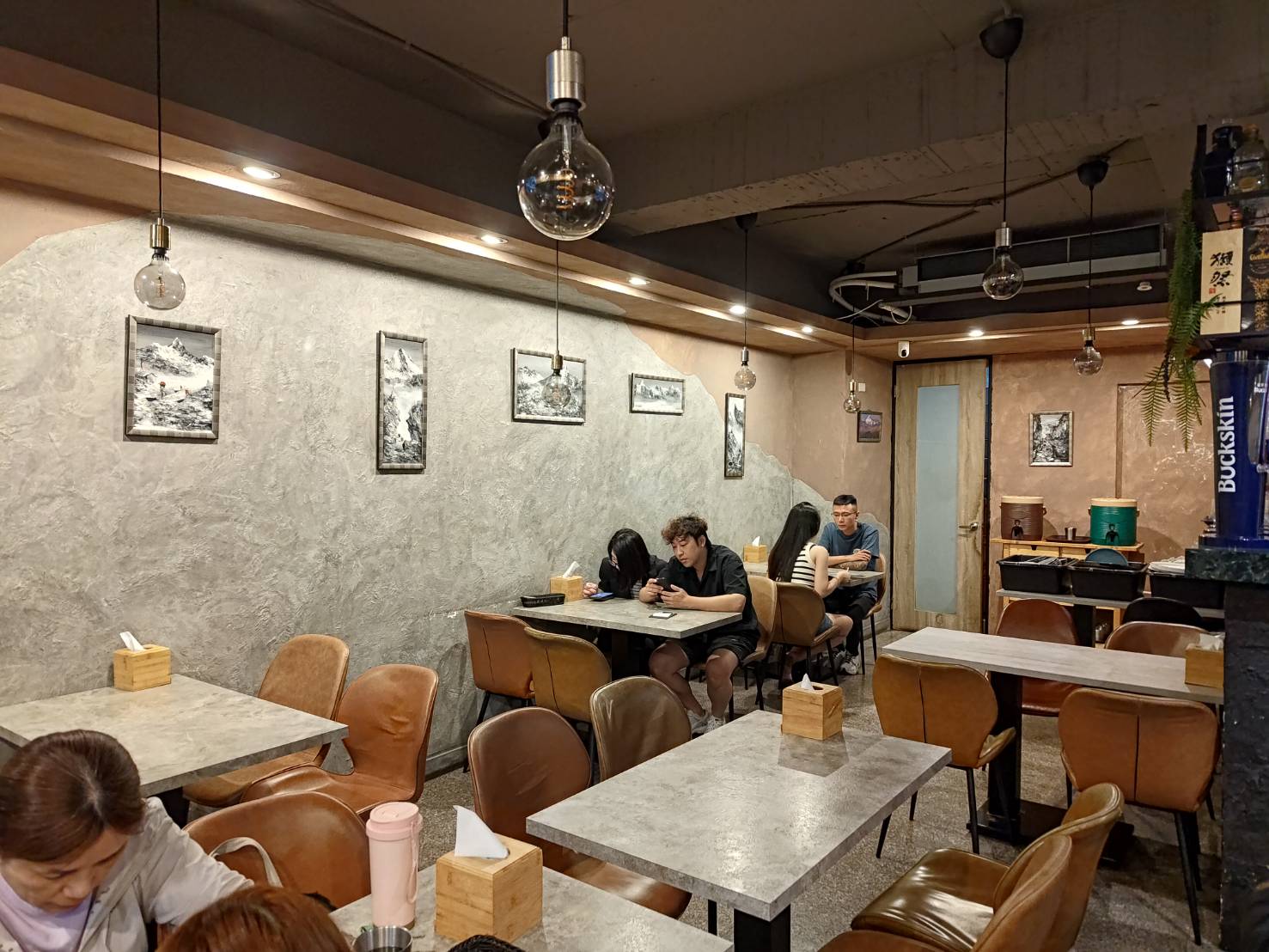 Dining environment
