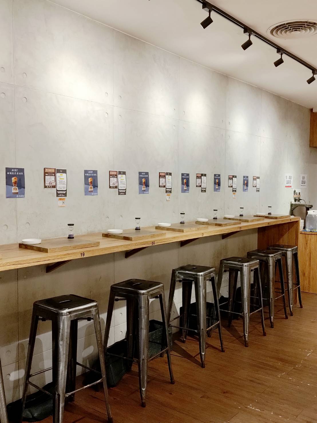 【台北】信義區拉麵店|柑橘Shinn 魚水|青檸豆乳蝦旦麵|近台北101世貿捷運站 - 第4張圖 Shinn