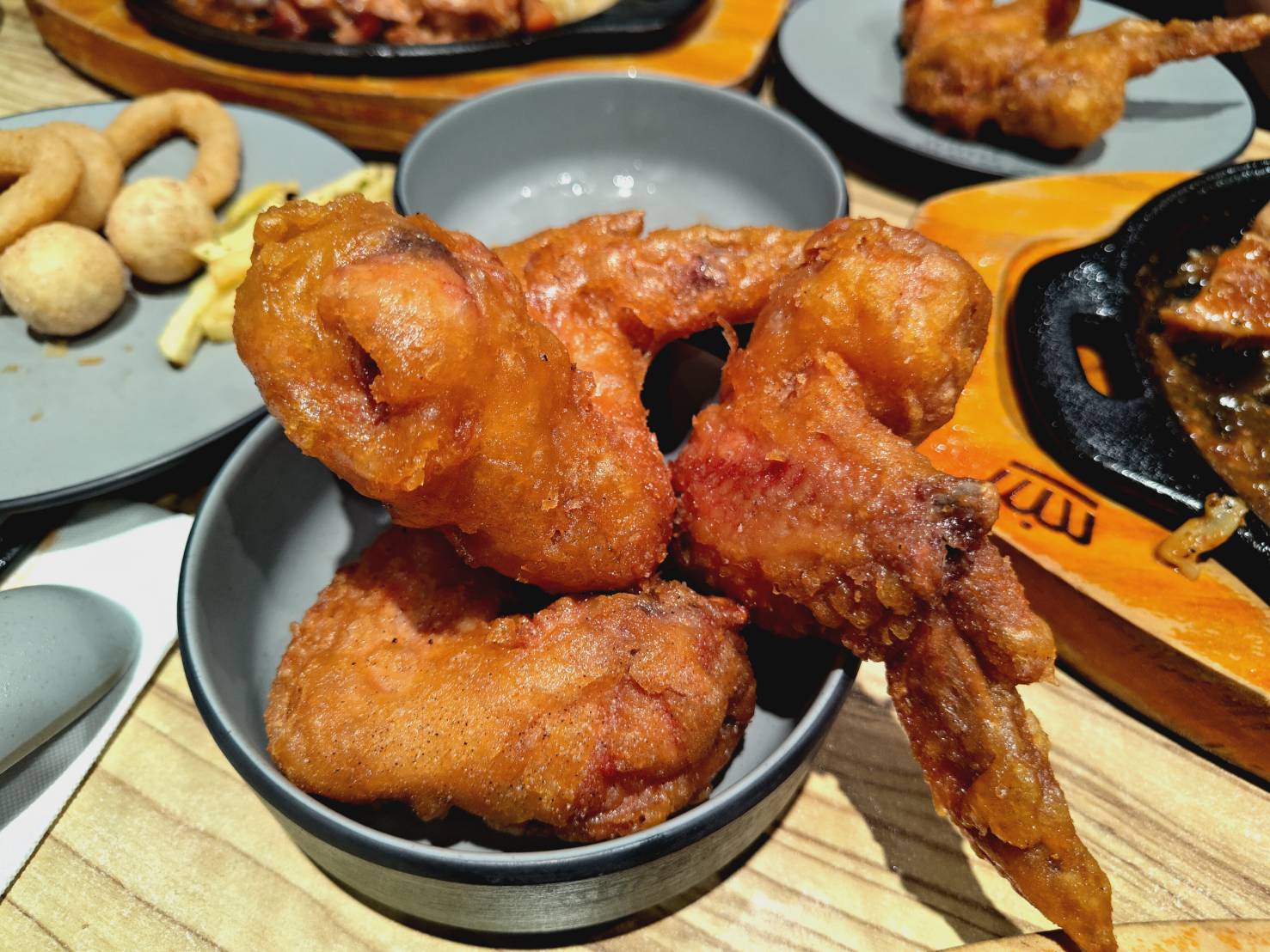 【桃園】迴龍站美食｜299元免服務費吃到飽｜平價牛排！貴族世家mini龜山迴龍店(附菜單參考) 杜老爺冰淇淋