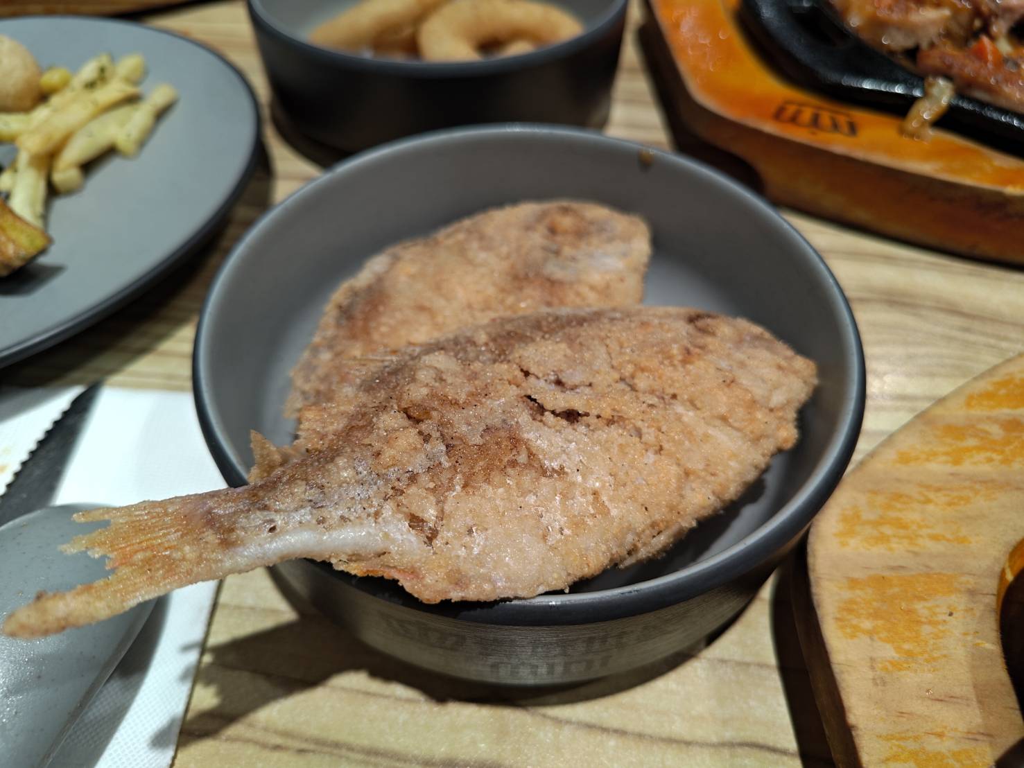 【桃園】迴龍站美食｜299元免服務費吃到飽｜平價牛排！貴族世家mini龜山迴龍店(附菜單參考) 杜老爺冰淇淋