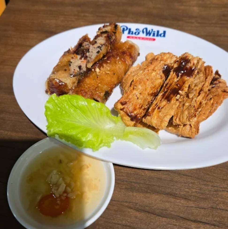 【宜蘭美食】Phở Wild 越式生牛肉河粉 礁溪：礁溪路上的質感首選，路邊烤肉品牌新作，湯控絕對不能錯過的鮮甜滋味！