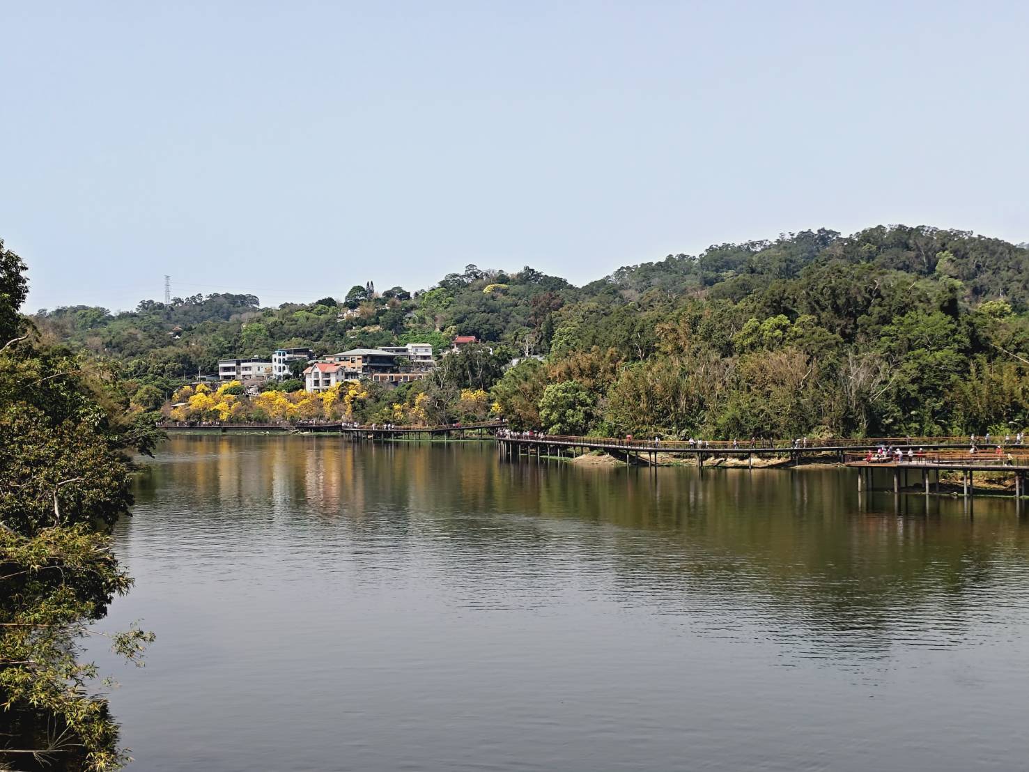 Emei Lake Trail