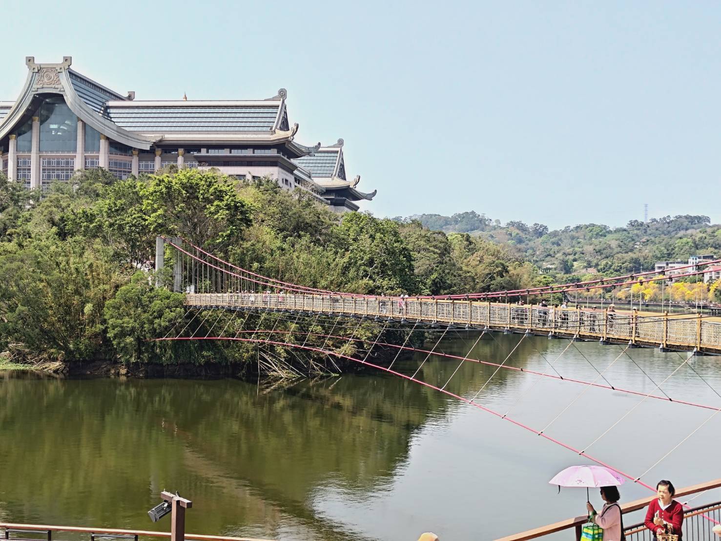 Emei Lake Trail
