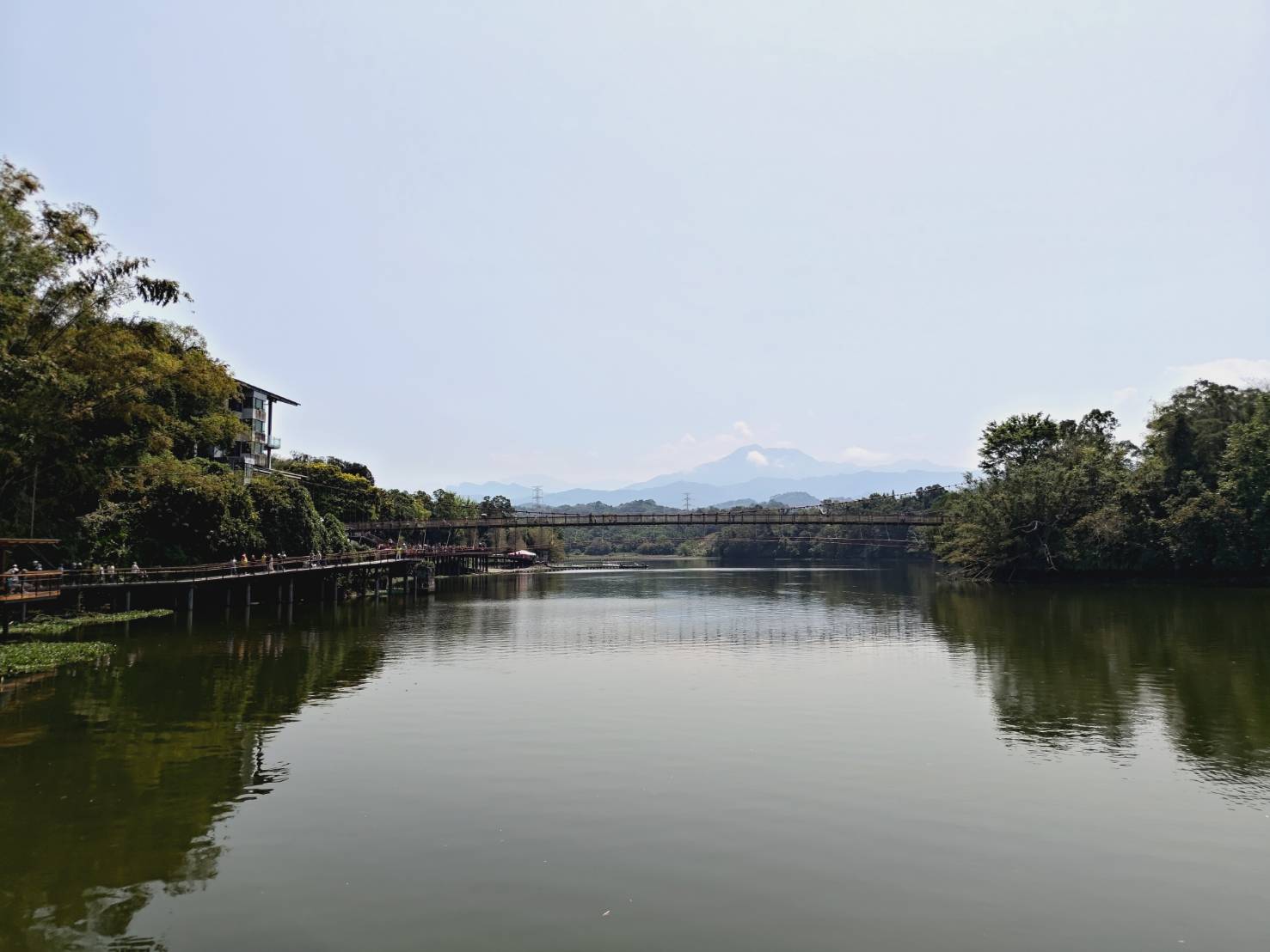 Emei Lake Trail