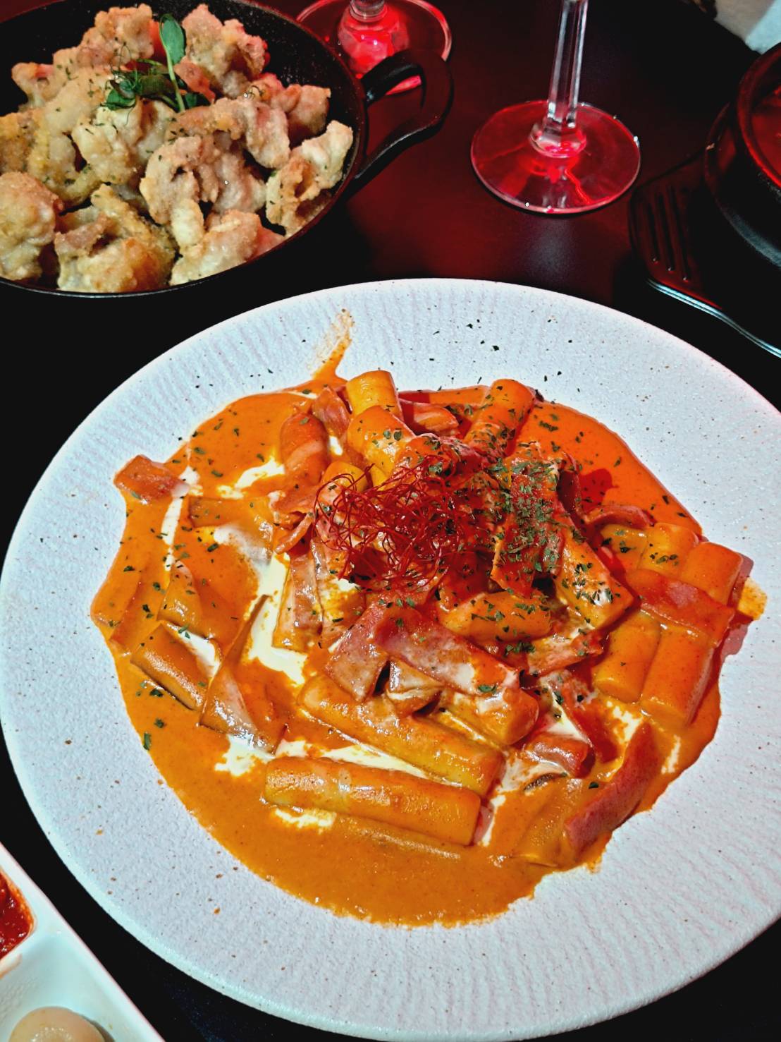 【台北】大安區餐酒館|HANA Bistro|韓式餐酒館|信義區最具代表性的戶外立飲酒吧臺虎精釀啜飲室 - 第8張圖 HANA Bistro
