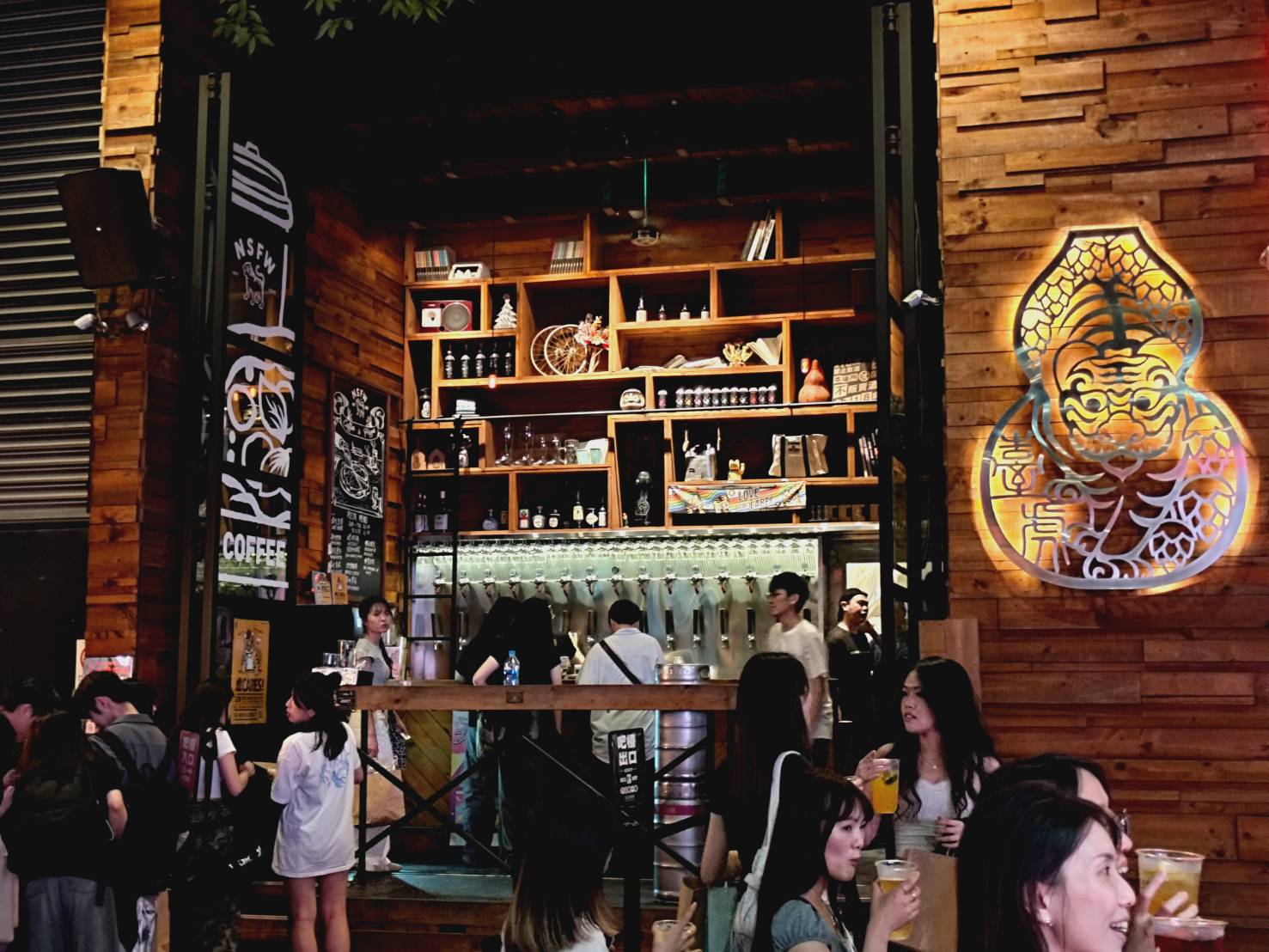 【台北】大安區餐酒館|HANA Bistro|韓式餐酒館|信義區最具代表性的戶外立飲酒吧臺虎精釀啜飲室 - 第13張圖 taihubrewing