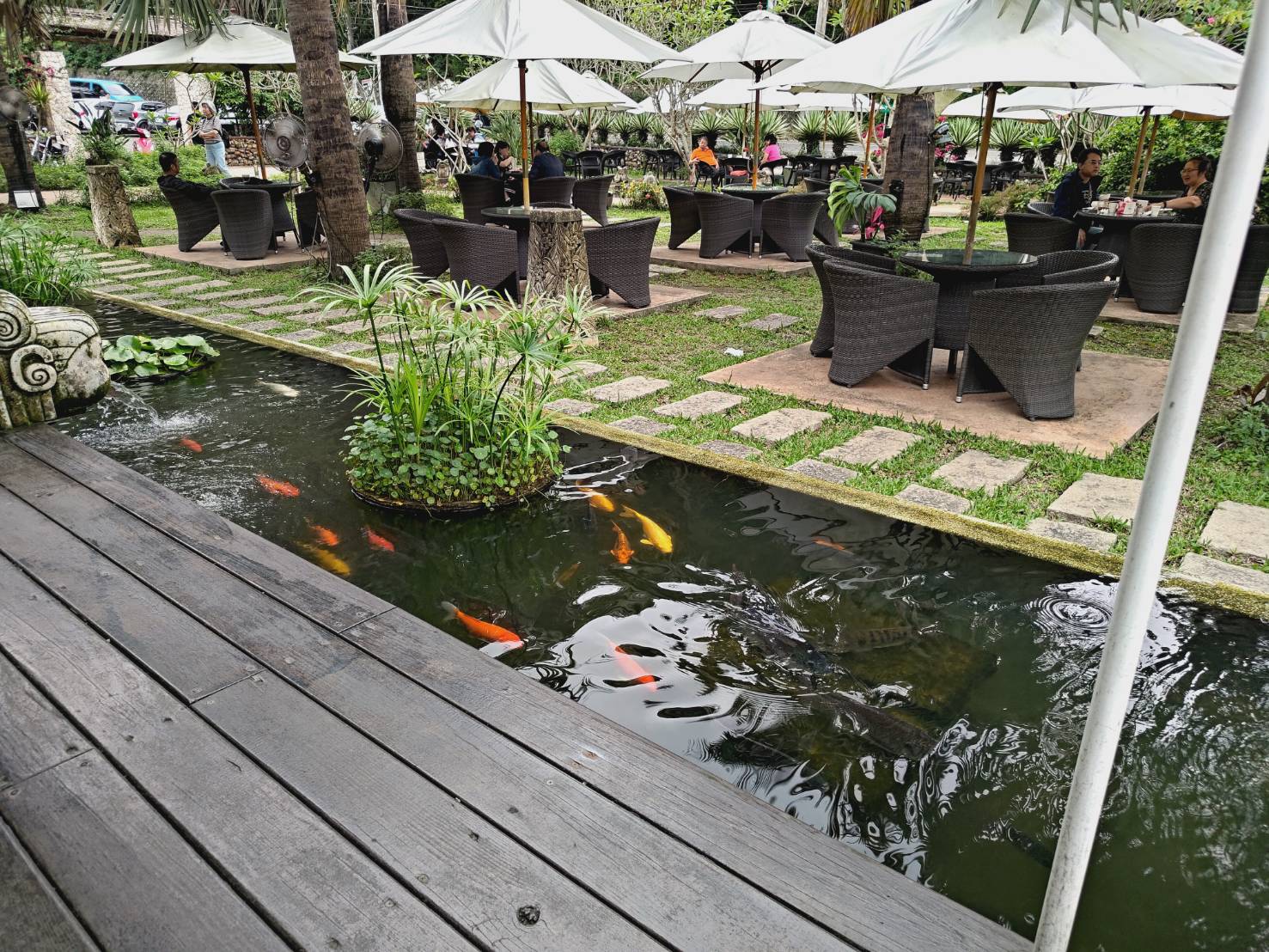 Monet Cafe