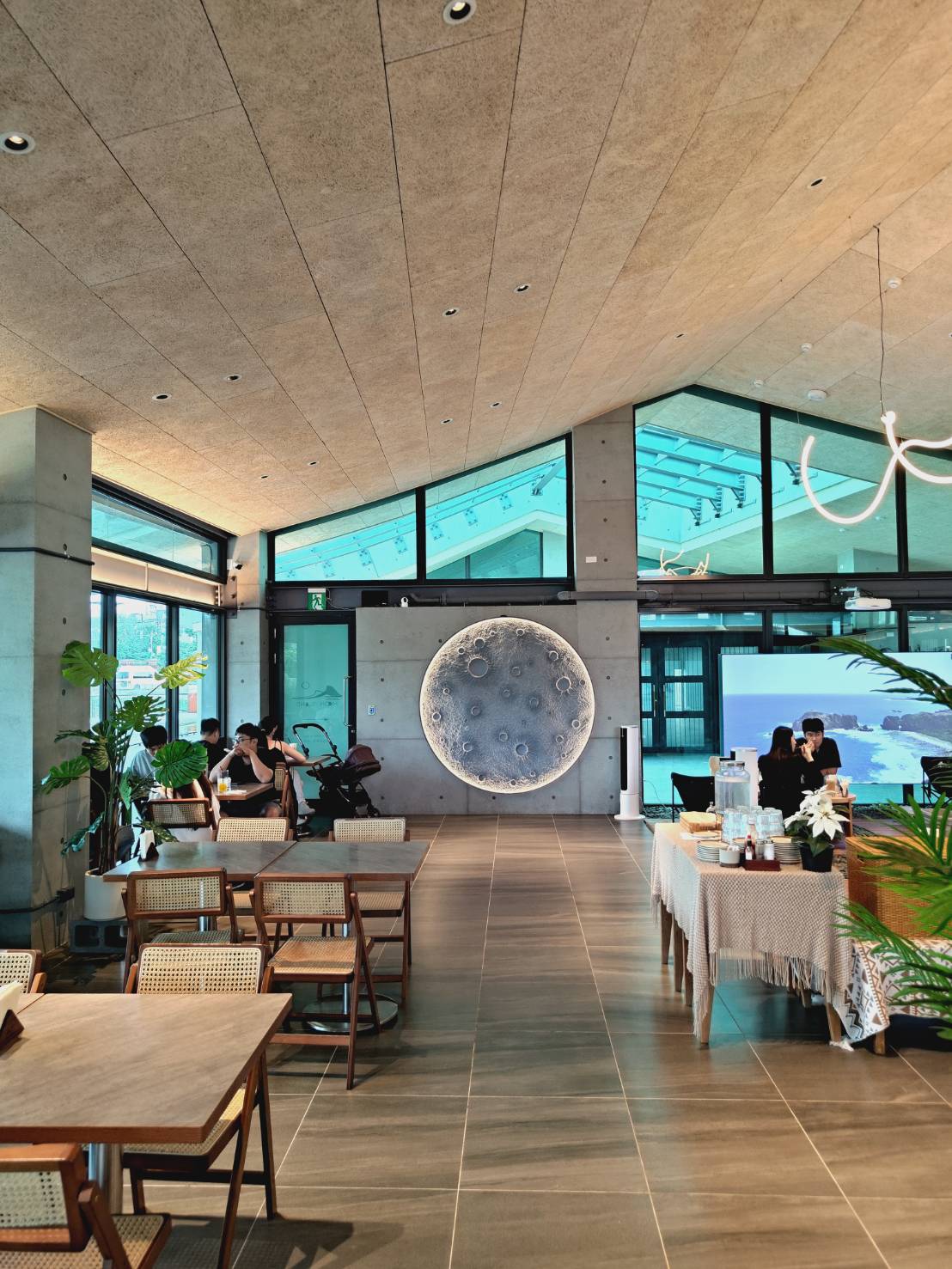 Moon island 