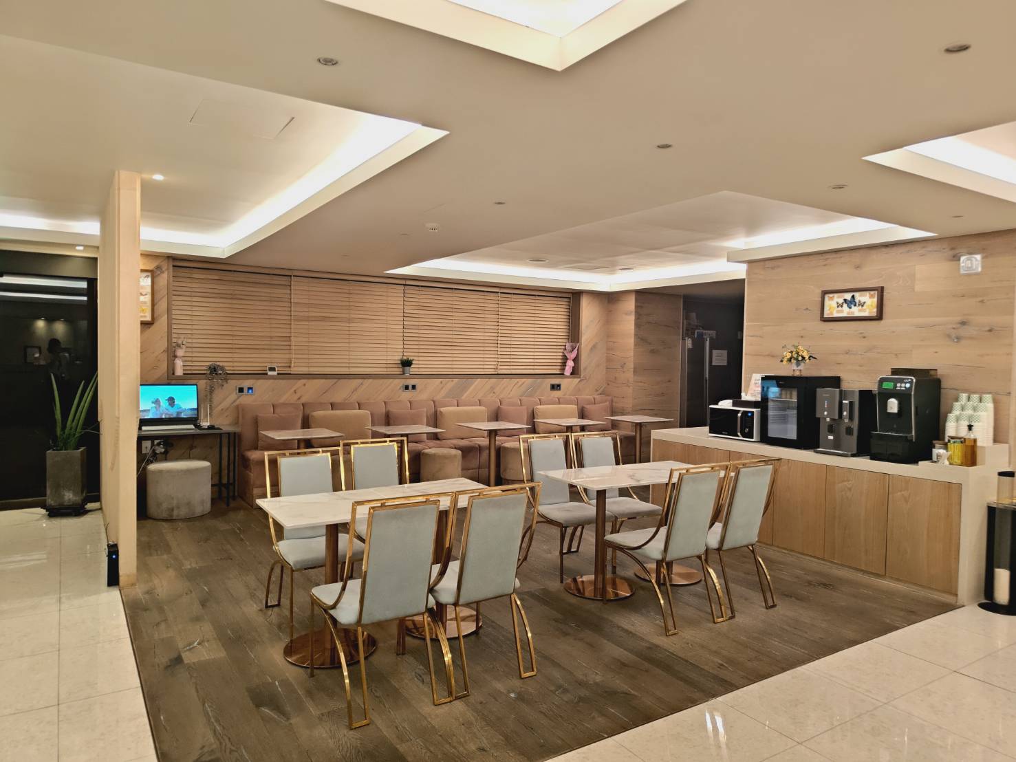【韓國】釜山自由行|蓮山站住宿開箱延山豪德飯店Yeonsan Hound Hotel|附近有CU便利商店|24小時牛肉湯飯、熱炒店 - 第8張圖 Yeonsan Hound Hotel
