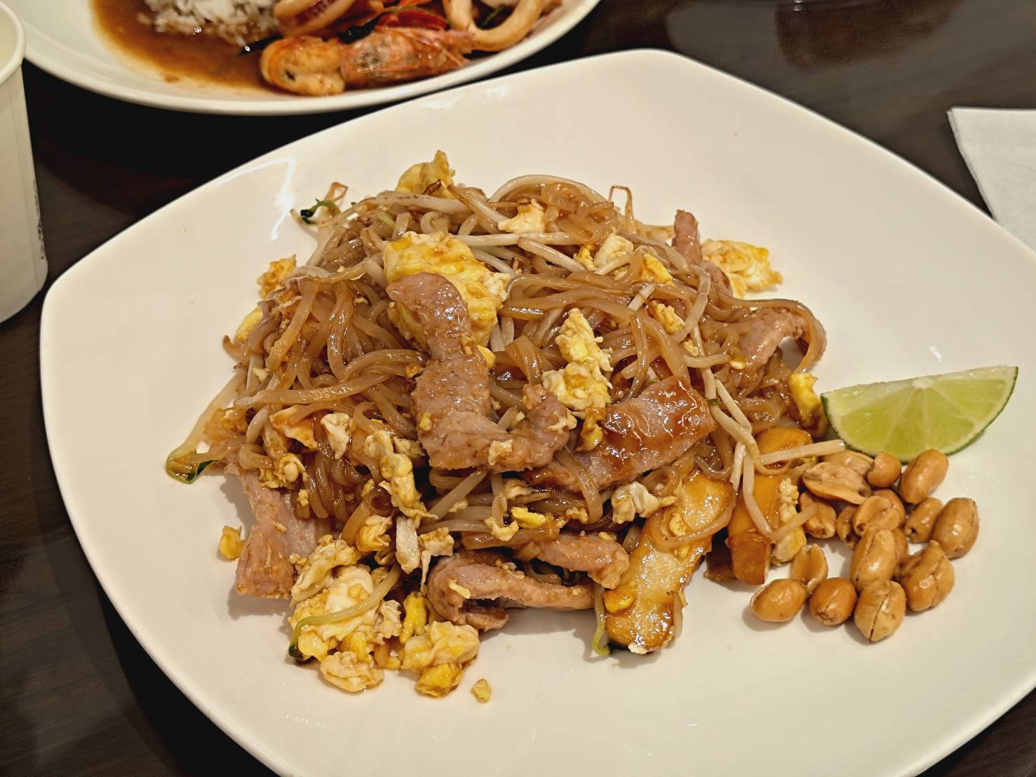 【新北】八里左岸平價美食|觀海大道|打拋豬肉蓋飯、泰式豬肉炒河粉|不收服務費!曼谷泰式料理 Thai bangkok - 第7張圖 Thai bangkok