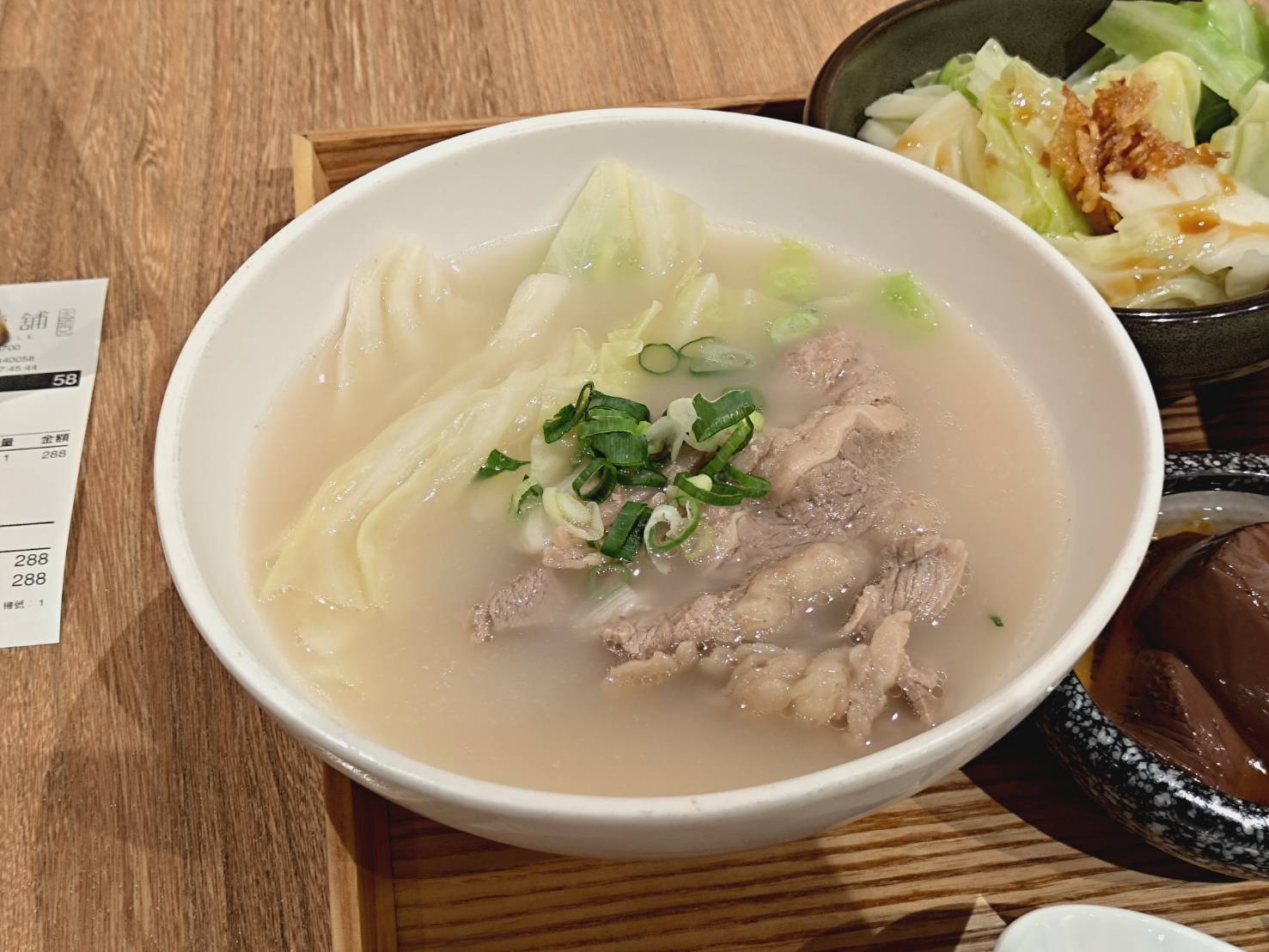 【台北】被朋友推坑!東區美食|免服務費,清燉牛肉片大師兄銷魂麵舖延吉店|下班聚餐必吃 - 第13張圖 masterspicy